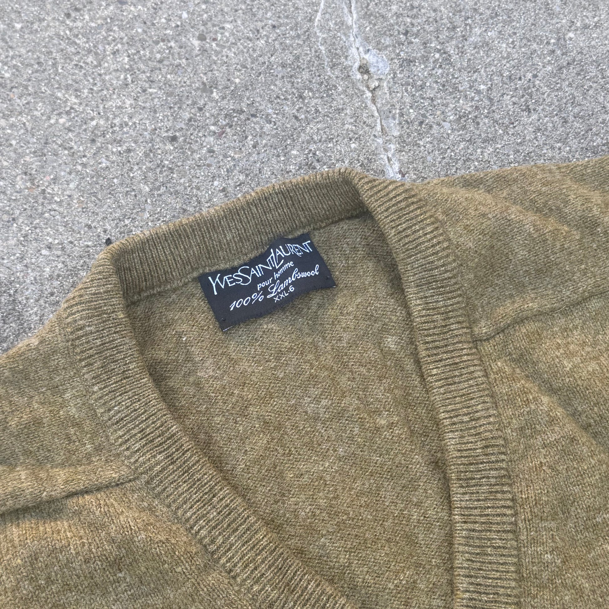 Yves Saint Laurent vintage lambswool sweatshirt – Close-up 5
