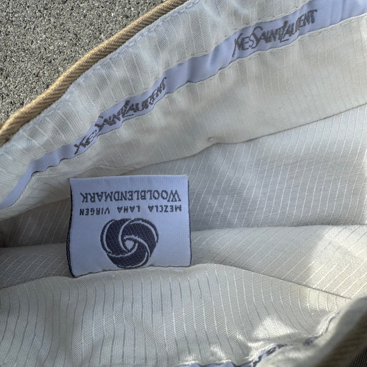 Yves Saint Laurent vintage loose chinos – Close-up 3