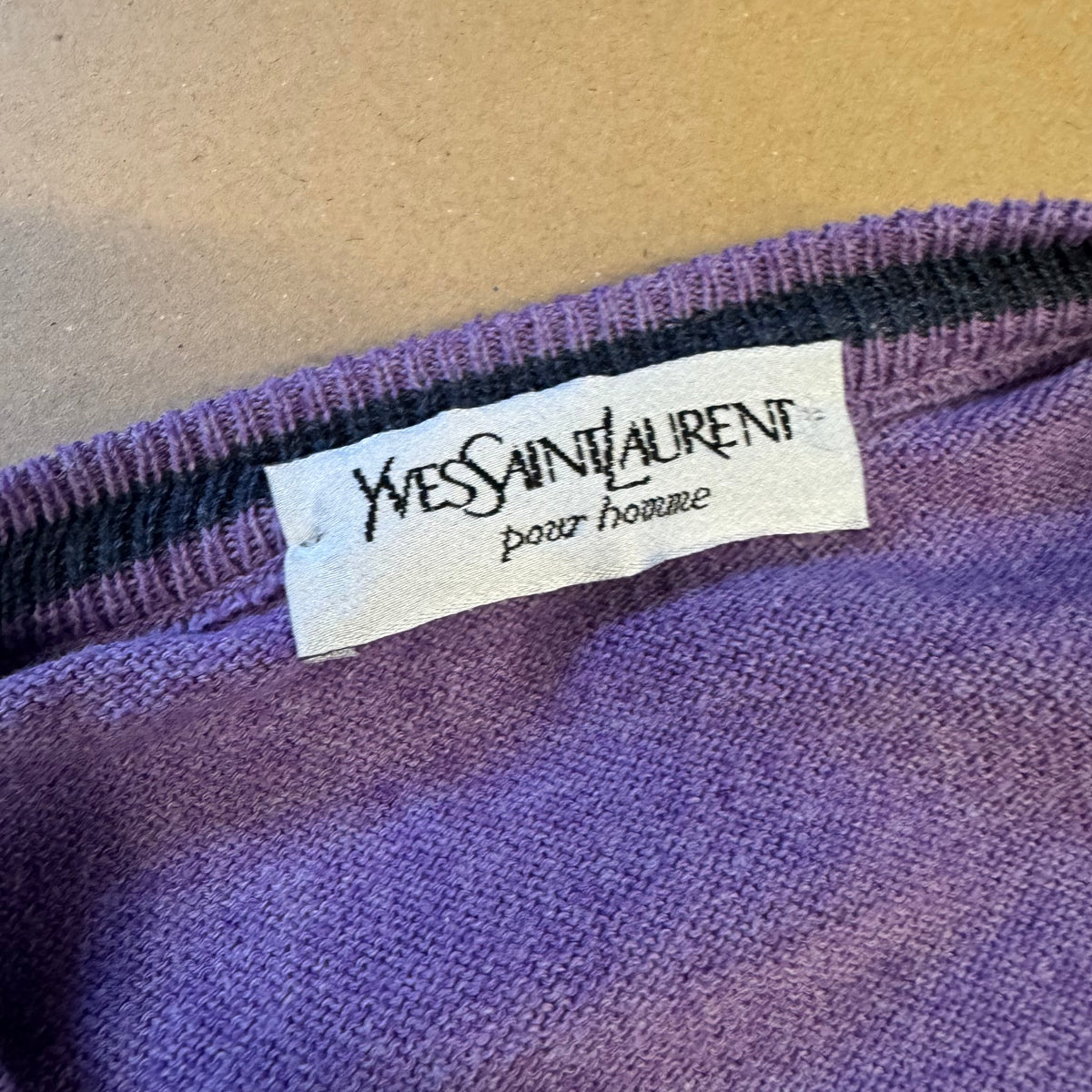 Yves Saint Laurent vintage purple sweater – Close-up 1