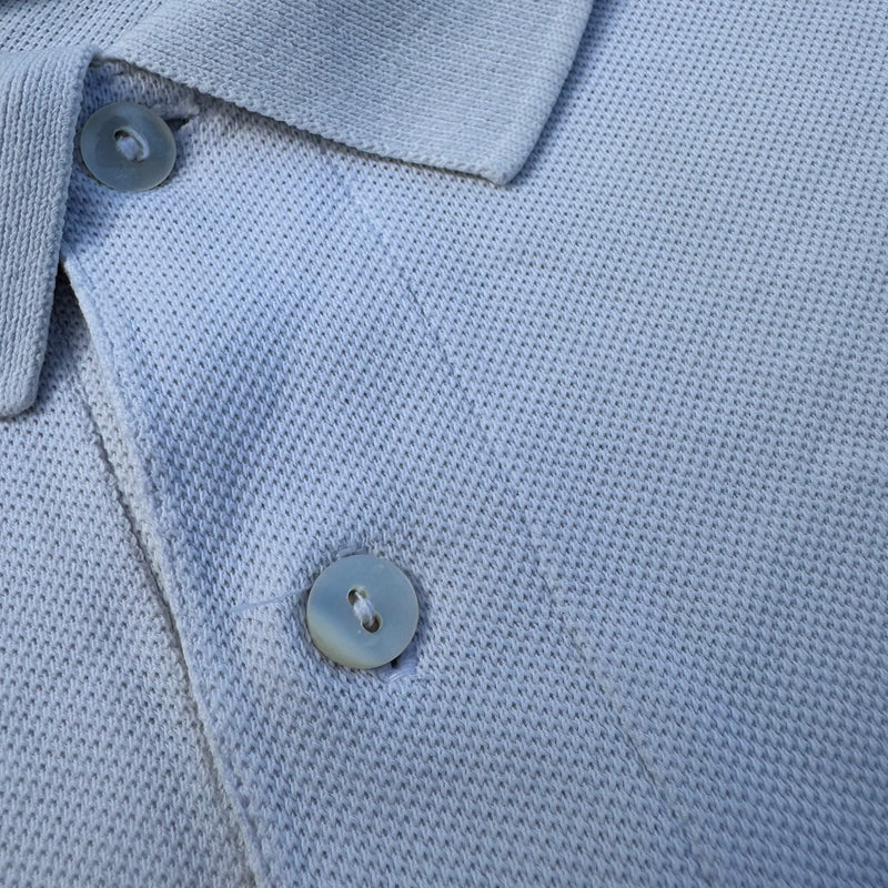 Detailansicht: Sourced limited accessories and clothes Yves Saint Laurent vintage white poloshirt – Logo, Nähte oder Material