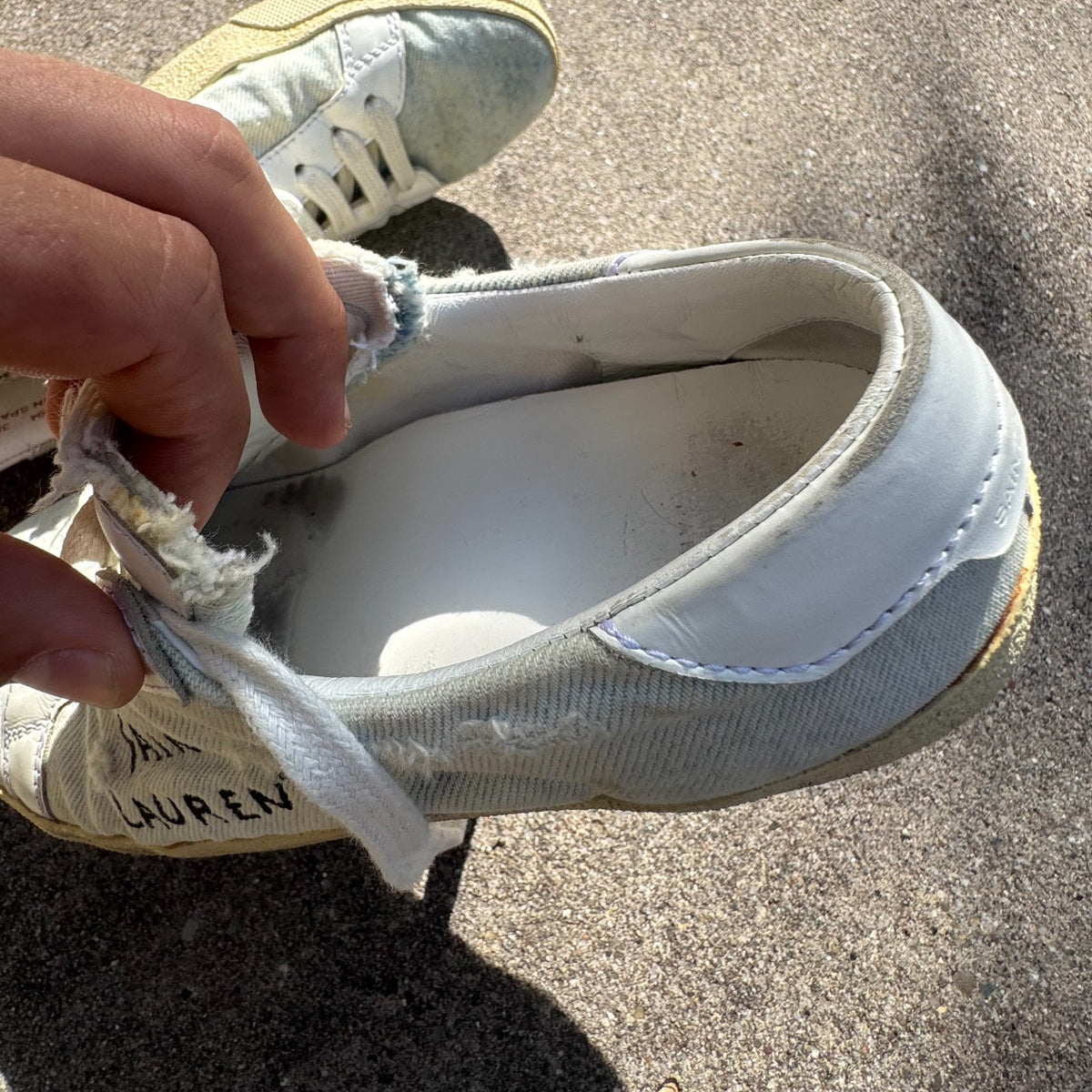 Yves Saint Laurent white light sneakers – Close-up 5